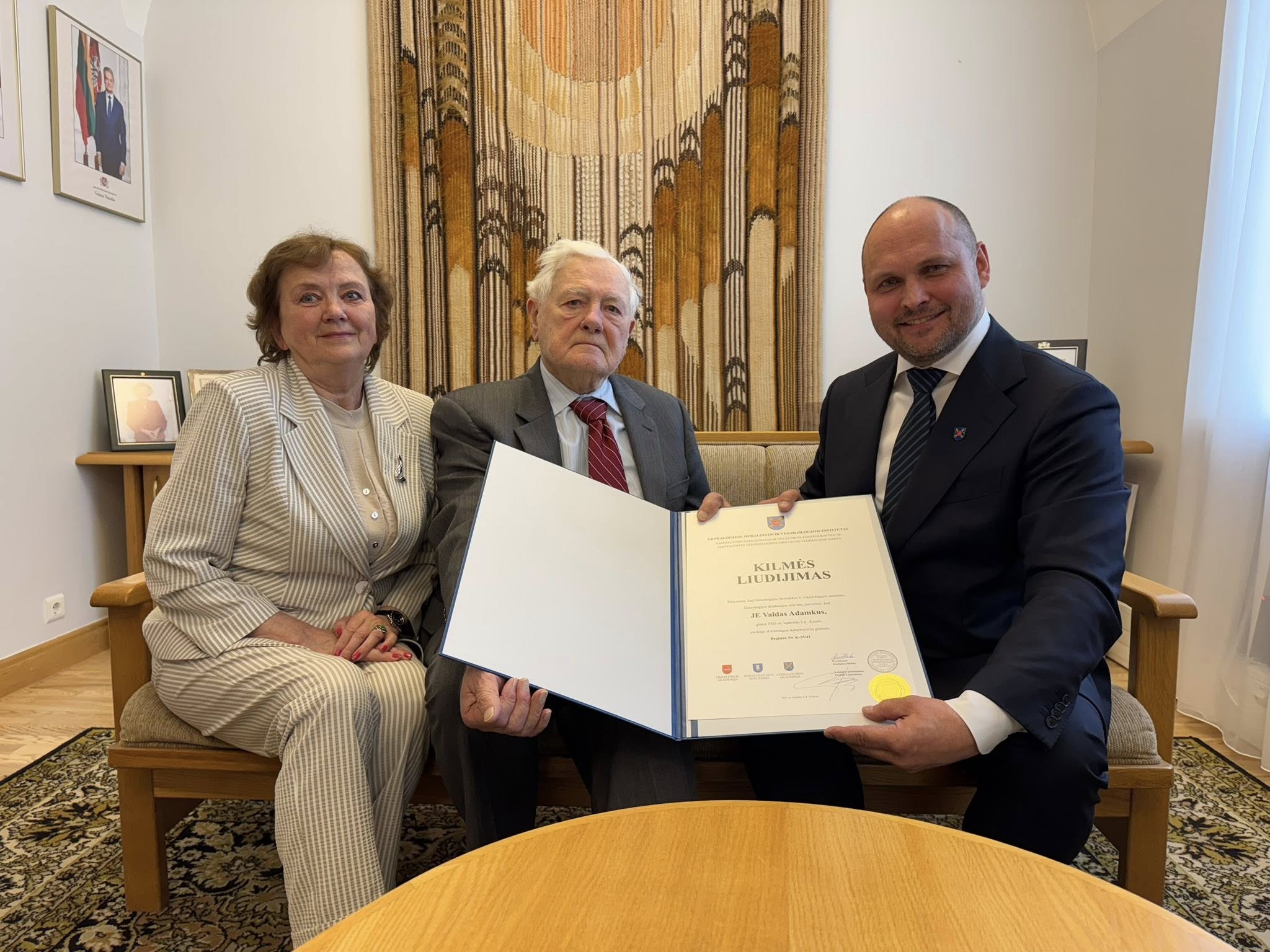 Pristatyta Jo Ekselencijos Lietuvos Respublikos Prezidento Valdo Adamkaus genealogija	